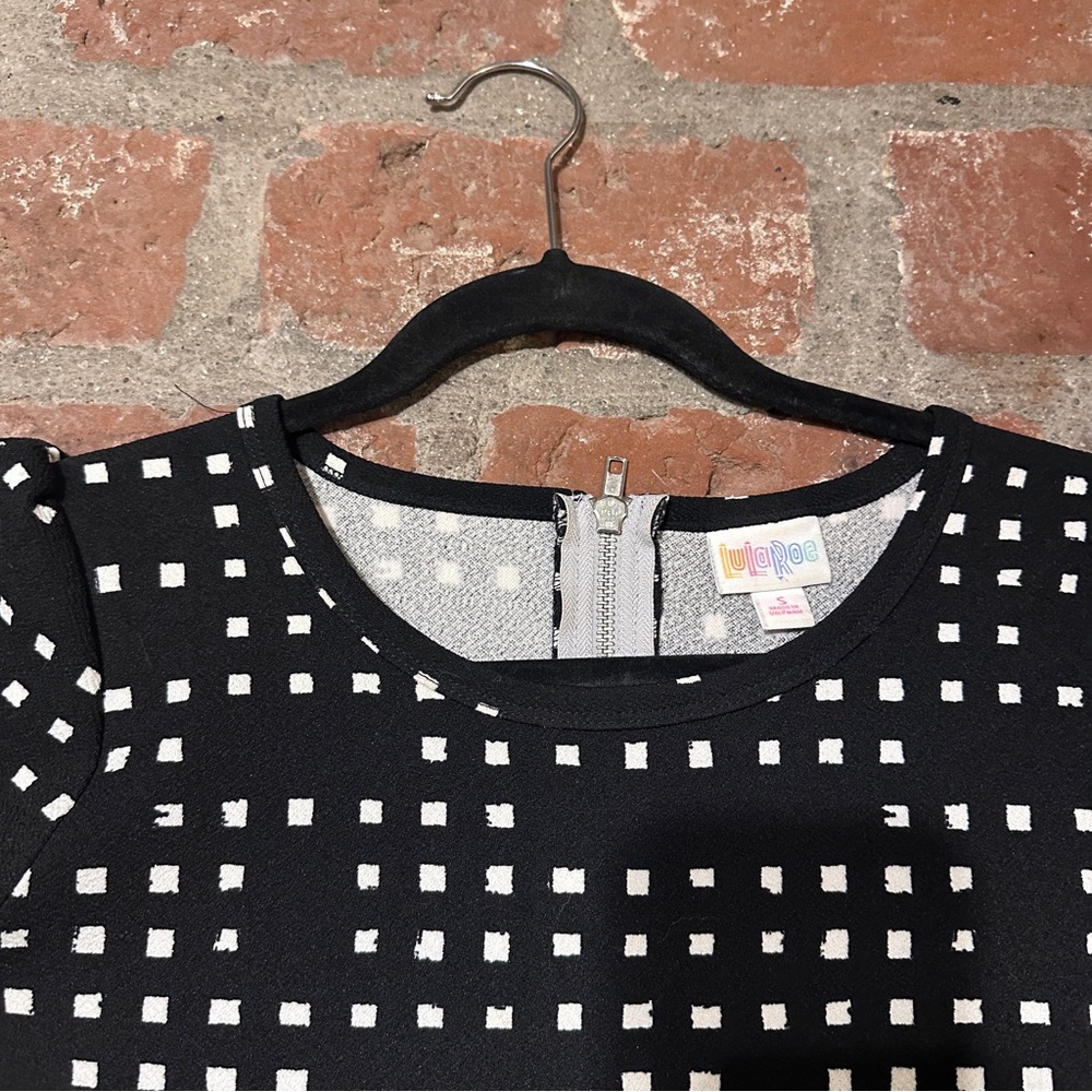 LuLaRoe Amelia Black & White Square Pattern A-line Dress Small Pleated Pockets - Picture 7 of 14